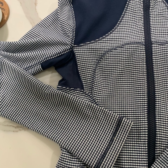 Lululemon True Navy Gingham Forme Jacket - Picture 2 of 6